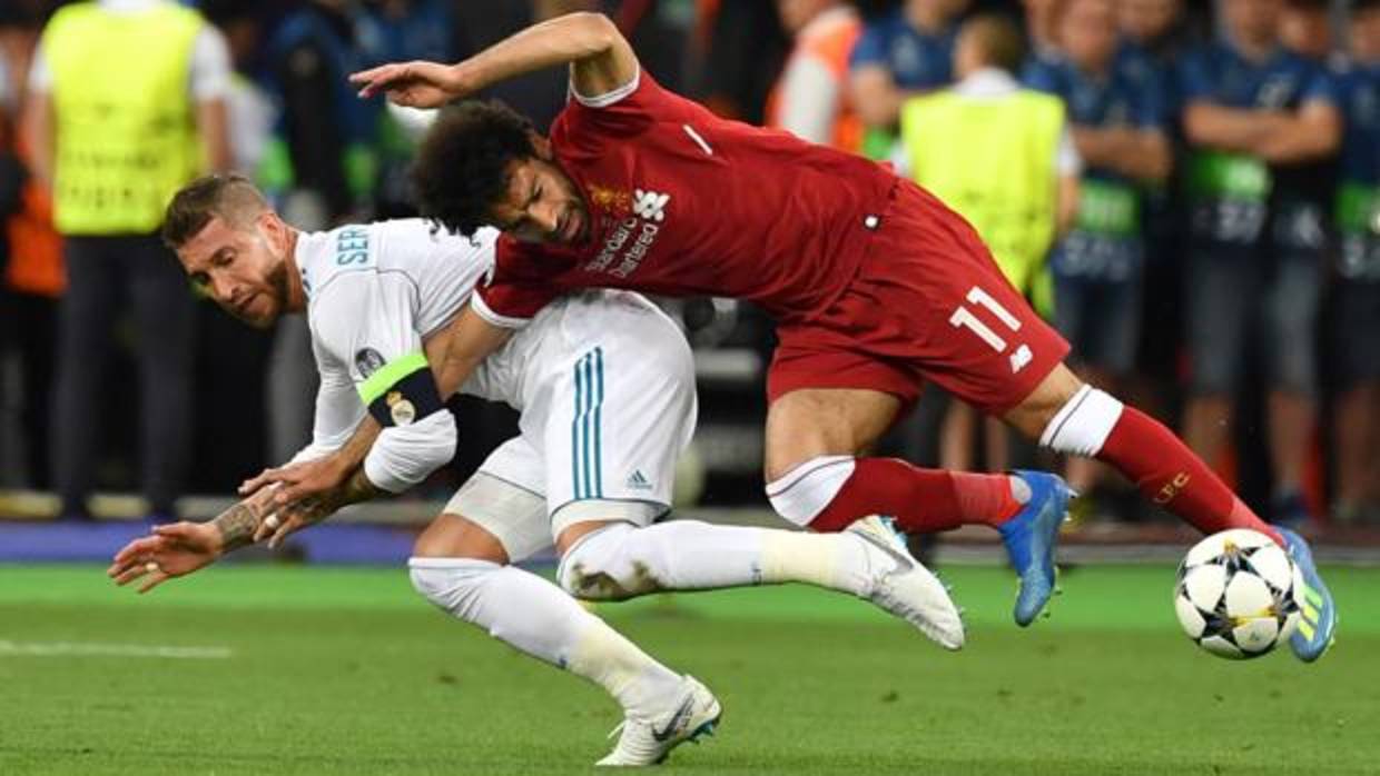 La acción entre Ramos y Salah que acabó en la lesión del egipcio
