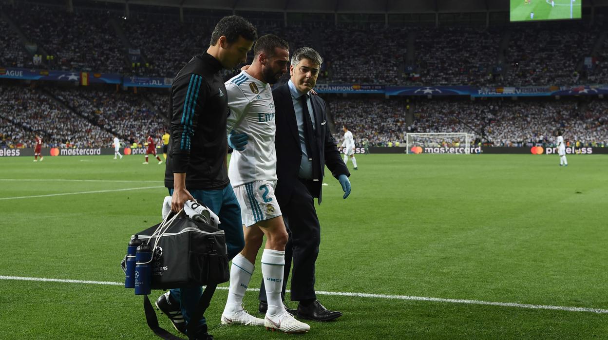 Carvajal se retira lesionado de la final de la Champions de Kiev