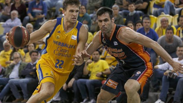 La fe del Gran Canaria le lleva a semifinales y Euroliga y al fracaso al Valencia