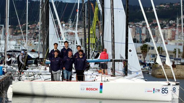 Gonzalo Araújo manda en el Open de España de J 70