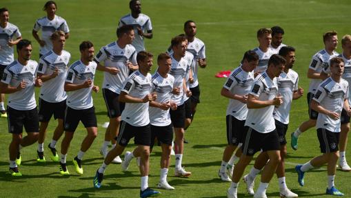 Los alemanes se ejercitan en un entrenamiento