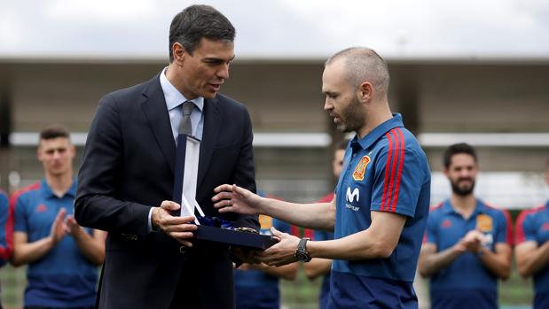 Sánchez despide a España: «Mucha suerte, y a ganar»