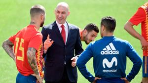 Sergios Ramos y Luis Rubiales, durante la sesión de entrenamiento de España el pasado martes, 5 de junio
