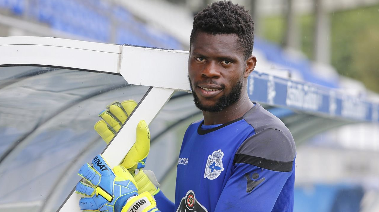 Francis Uzoho, portero nigeriano del Deportivo Fabril