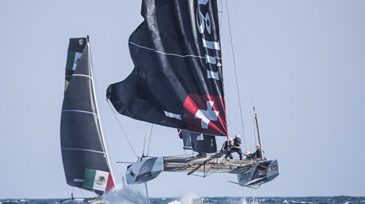 Día de Garbí en el debut de las Extreme Sailing Series de Barcelona