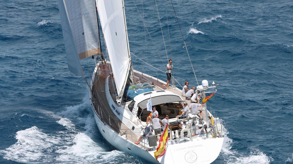 El «Ocean Phoenix», único barco español en la Newport-Bermuda