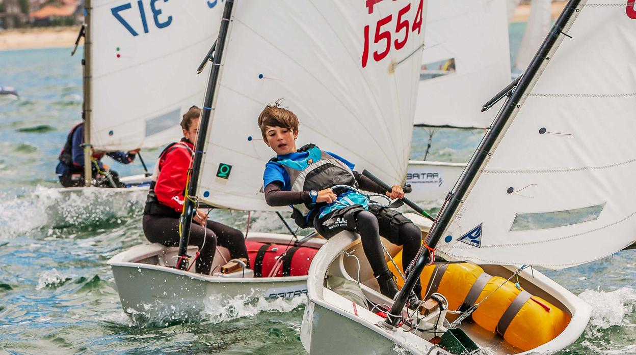 Cerca de 70 niños competirán en las clases Optimist y 420 en Bayona