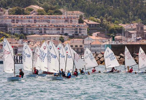 Cerca de 70 niños competirán en las clases Optimist y 420 en Bayona