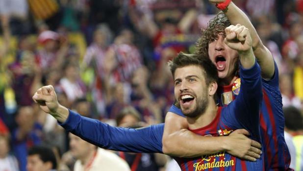 Puyol sale en defensa de Gerard Piqué