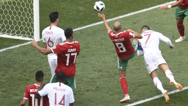 Cristiano valida un triunfo gris de Portugal