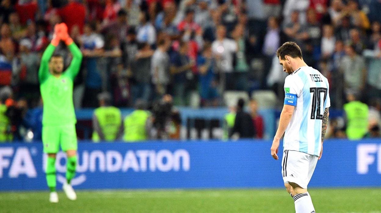 Messi, cabizbajo durante el encuentro ante Croacia