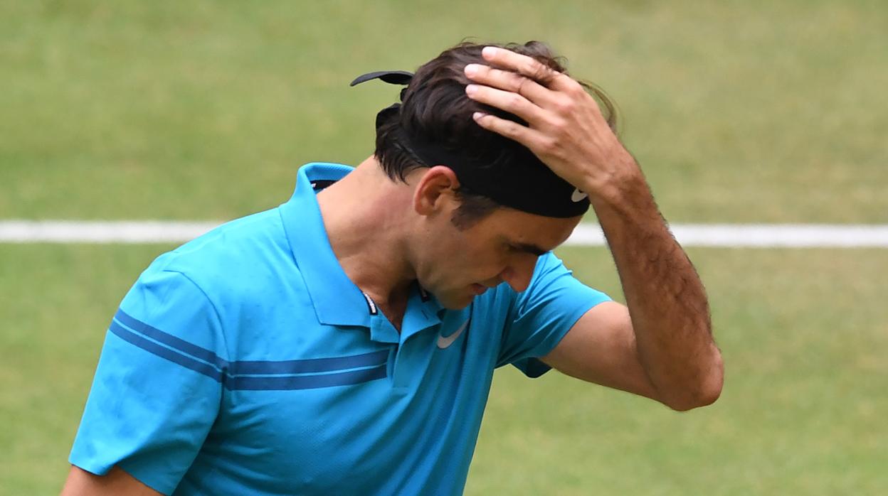 Roger Federer durante el partido ante Borna Coric