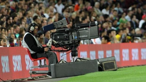 La RFEF intenta una venta conjunta de los derechos de TV de Segunda B y Tercera división