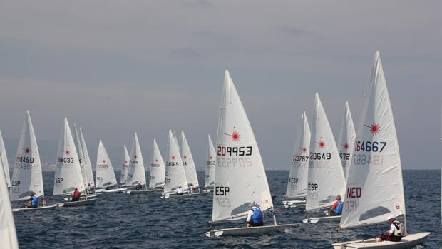 Mónica Azón comienza ganando en Barcelona