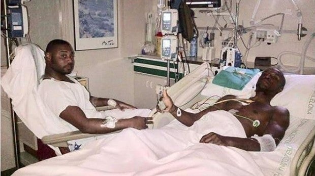 Abidal publica una foto con su primo tras el trasplante