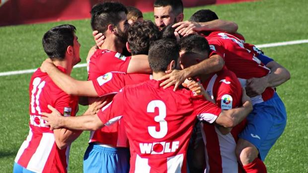 Las camisetas personalizadas, más cerca de Segunda B