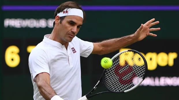 Federer sigue sin perturbarse