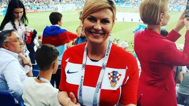 Kolinda Grabar-Kitarovic, presidenta de Croacia, una hincha ejemplar