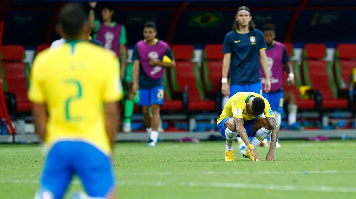 Neymar y Brasil, por los suelos