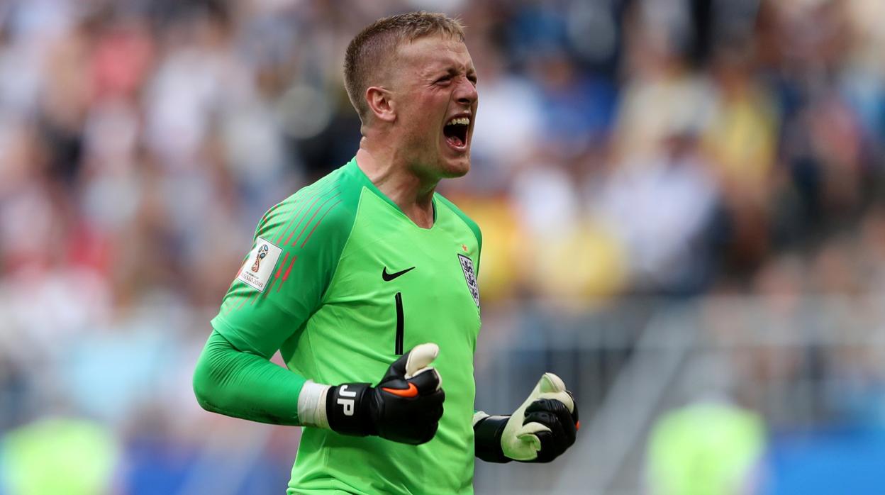 Pickford celebra la victoria de Inglaterra ante Suecia