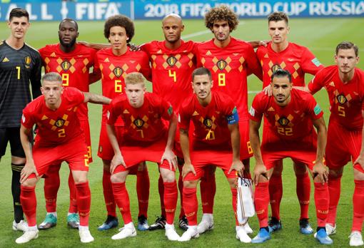 La alineación inicial de Bélgica en cuartos de final contra Brasil