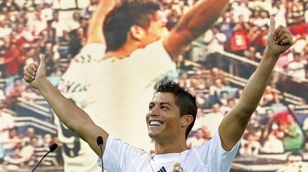 Cristiano Ronaldo, durante su presentación con el Real Madrid en 2009