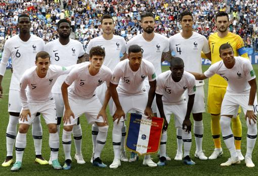 La alineación inicial de Francia en cuartos de final contra Uruguay