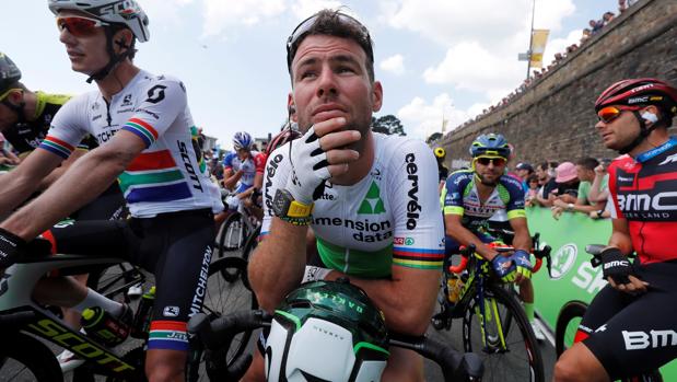 Cavendish no puede con Merckx