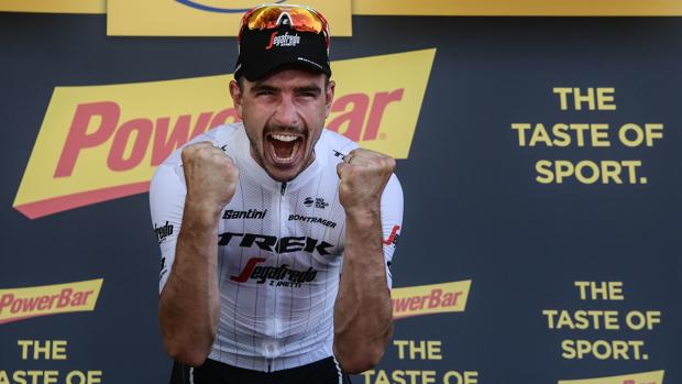 Degenkolb gana al sprint tras la criba del pavés