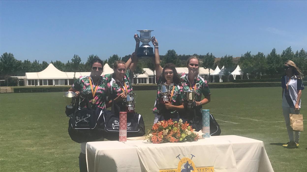 El equipo Hook Polo en la entrega de premios