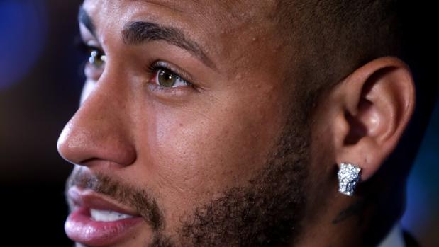Neymar aclara su futuro: «Continúo en el PSG»