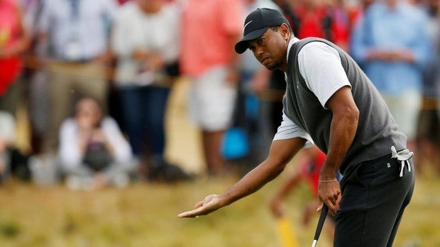 El formidable golpe con el que Tiger Woods se alza en el Open