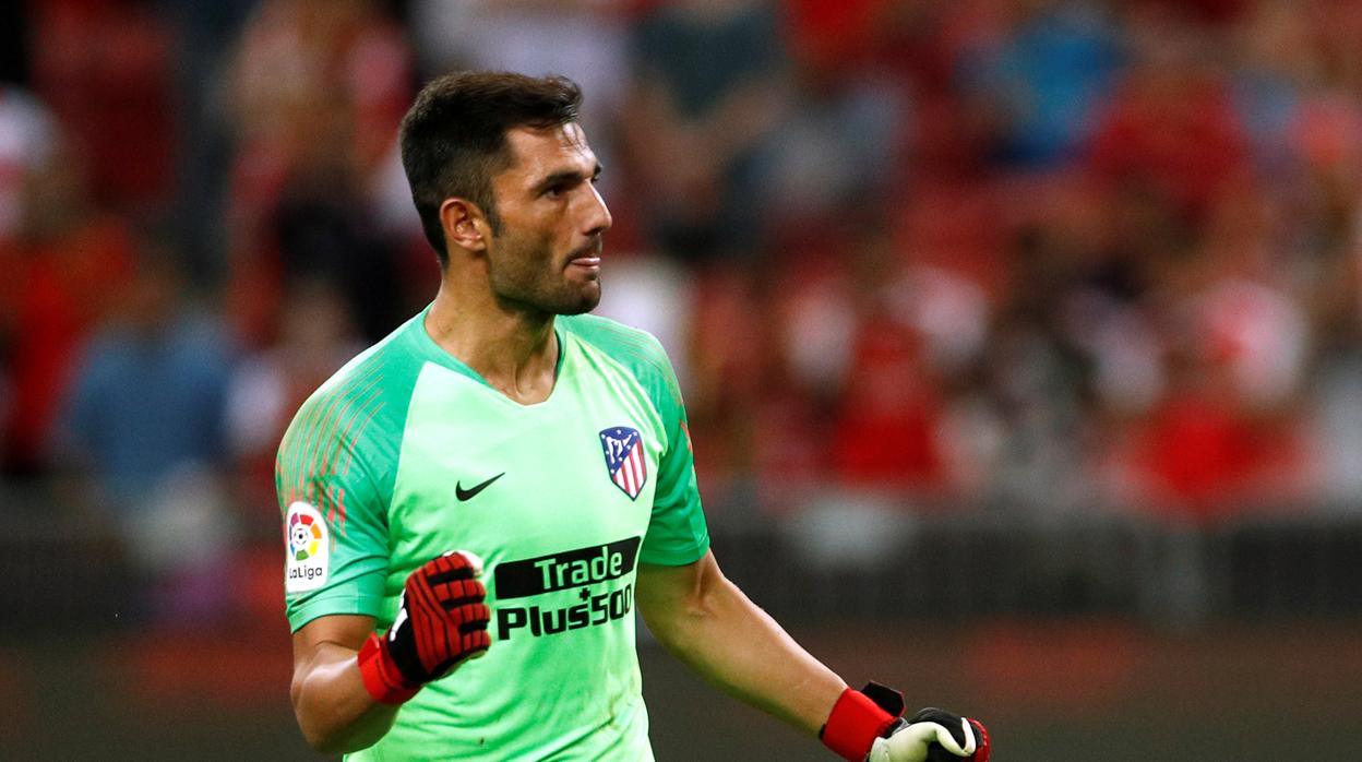 Adán celebrando una de sus paradas en la tanda de penaltis ante el Arsenal