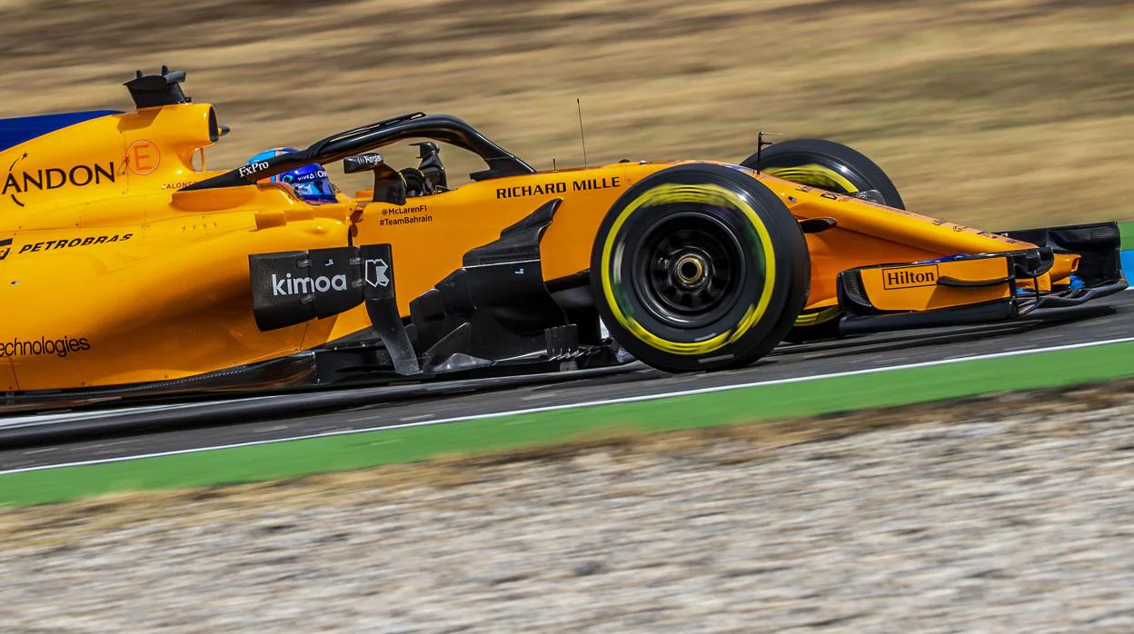 Alonso al frente de McLaren durante el Gran Premio de Alemania en 2018