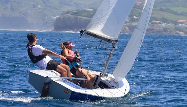 Carlos Ordoñez y Leticia Pelayo revalidan el título de Campeones de Asturias de Snipe