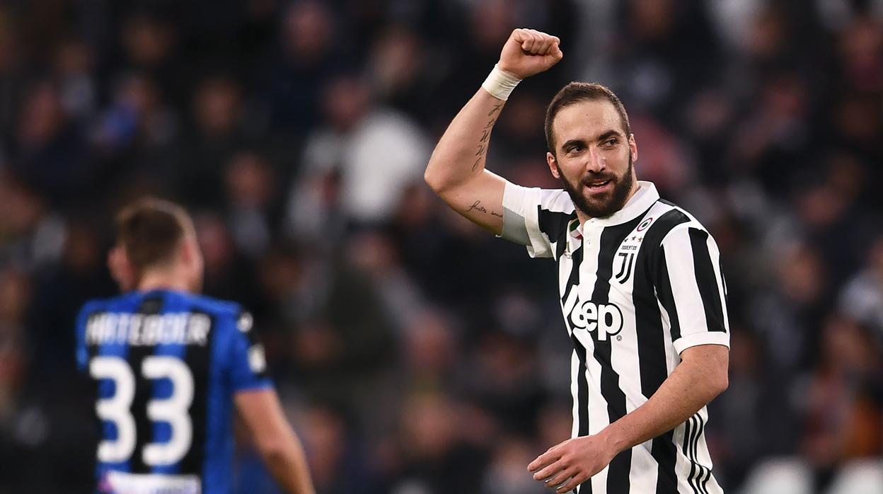 La Juve sacrifica a Higuaín para arropar a Cristiano