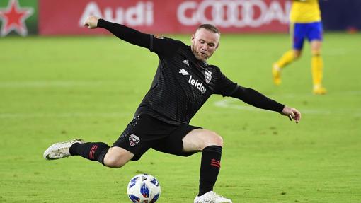 Rooney en una acción con su nuevo equipo, el D. C. United de la MLS