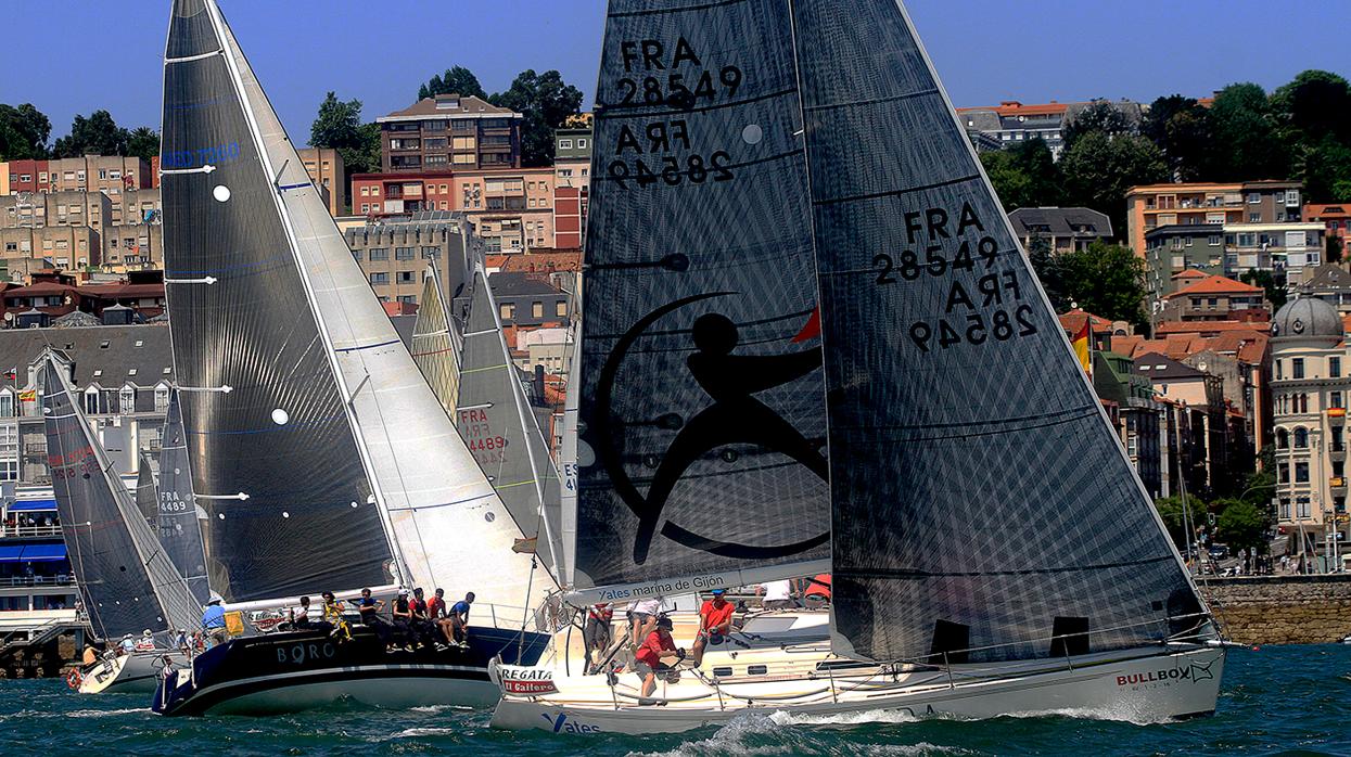 La flota pone rumbo a Gijón en la etapa reina con 90 millas de recorrido