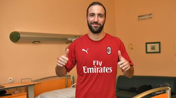 Higuaín ya es jugador del Milán