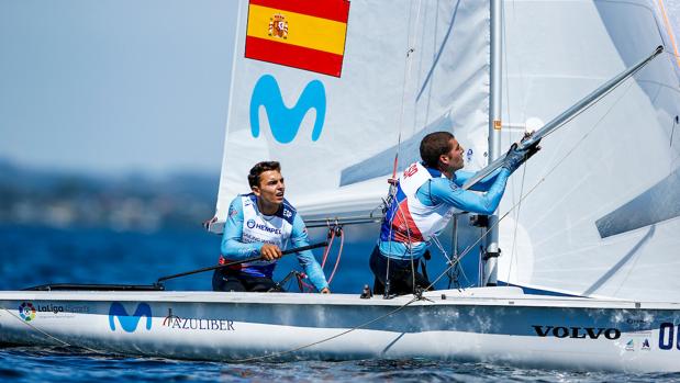 Xammar/Rodríguez, en 470, y Joan Cardona, en Finn comienzan ocupando la segunda plaza