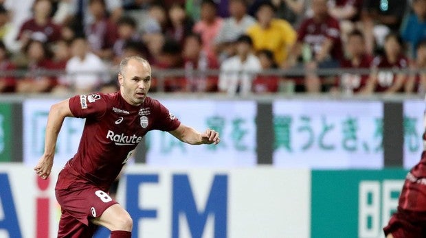 El alucinante golazo de videojuego de Iniesta