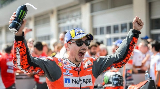 Lorenzo le toma el pulso a Márquez