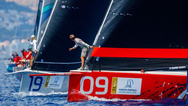 Comienza el espectáculo en la bahía de palma con la Puerto Portals Sailing Week