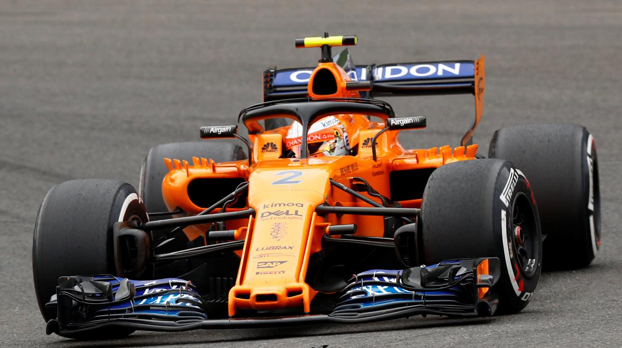 El compañero de Alonso critica la nula evolución del McLaren