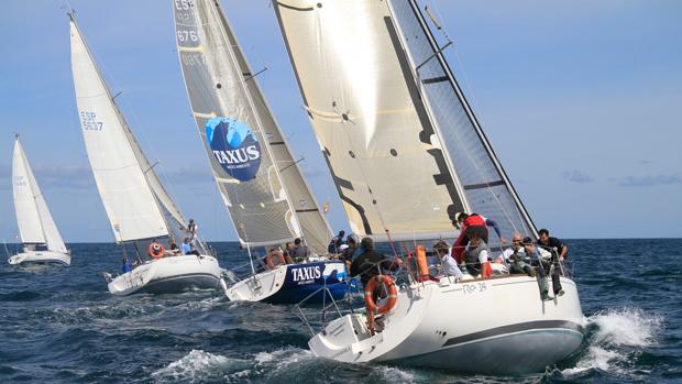 El fin de semana en la bahía de San Lorenzo, la Regata Villa de Gijón de Cruceros