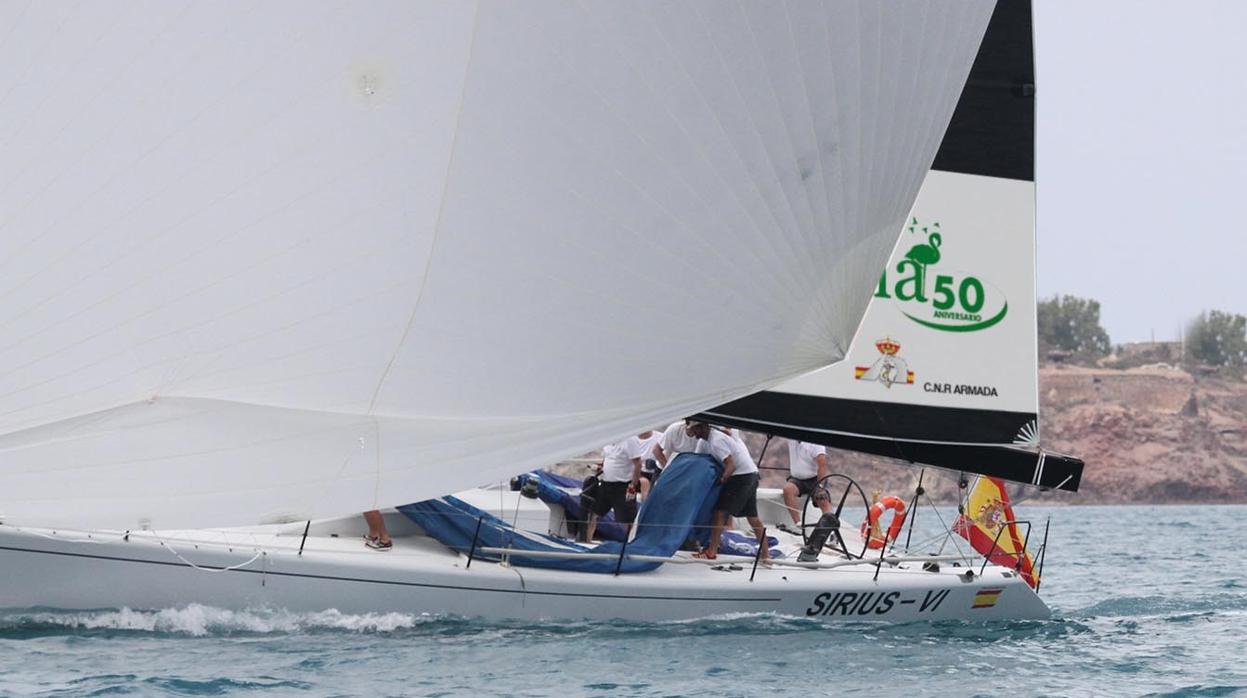 El «Sirius VI», de la Armada Española, listo para la Huelva-La Gomera