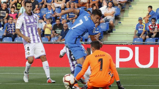 El Getafe se enreda en el entramado defensivo del Valladolid