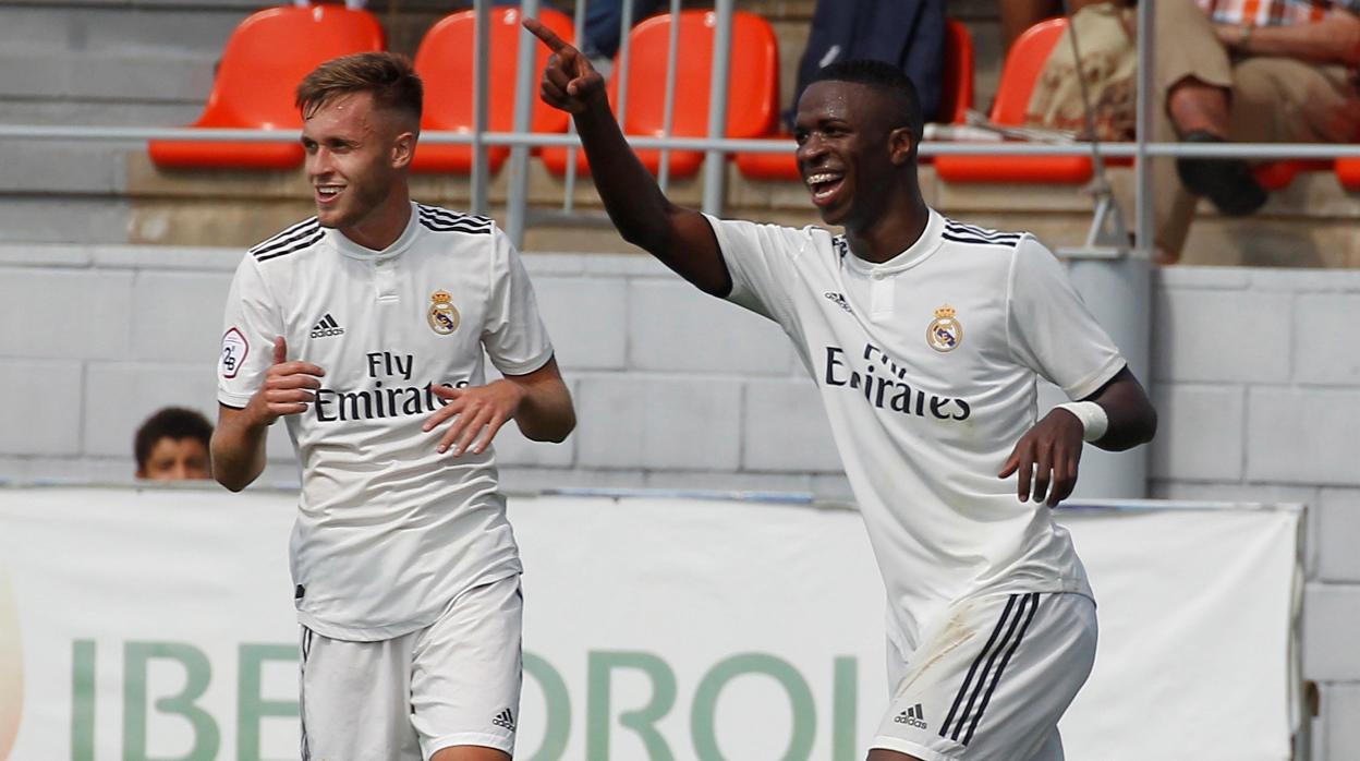 El brasileño del Castilla Vinicius Jr celebra su gol marcado ante el Atlético de Madrid B