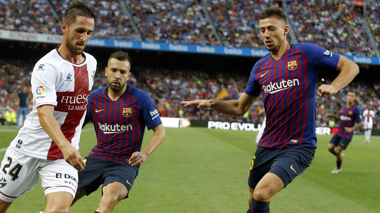 Lenglet y Jordi Alba tratan de frenar la incursión de Miramón