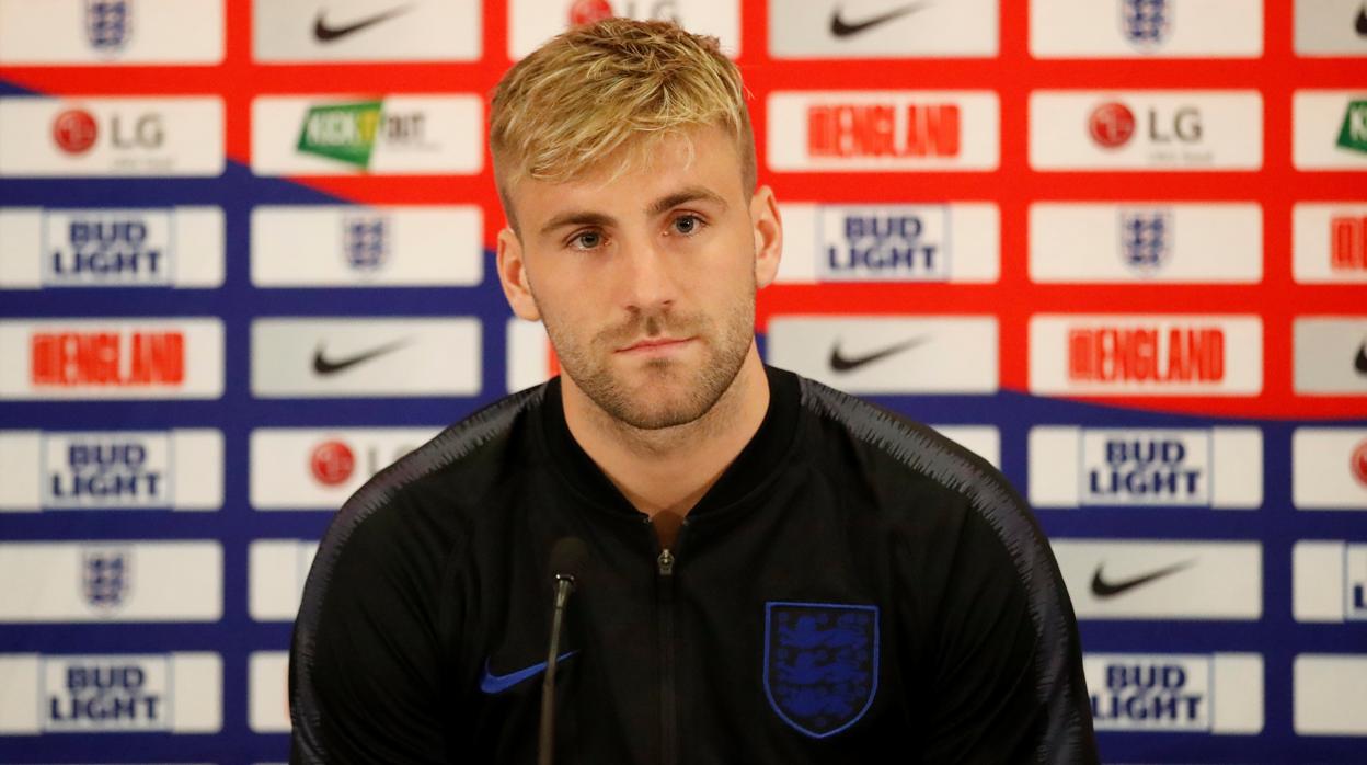 Luke Shaw, durante una rueda de prensa de la selección inglesa